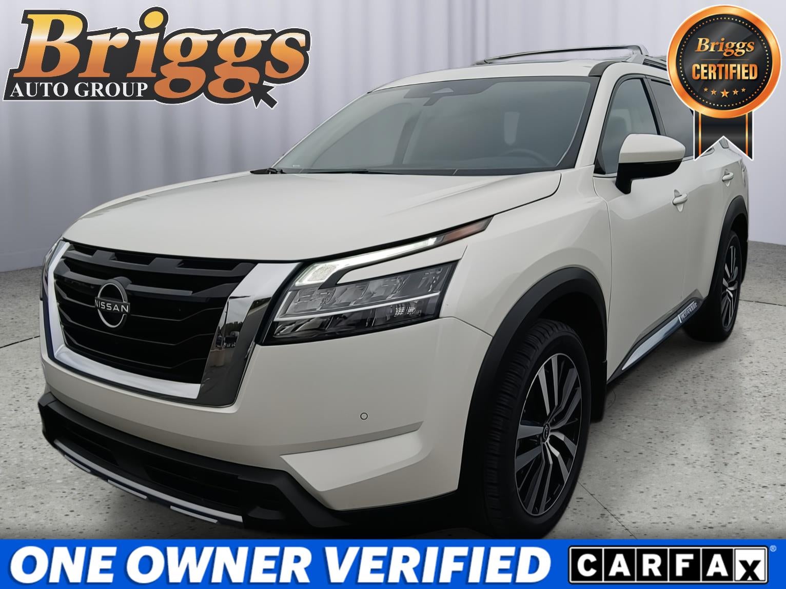 2024 Nissan Pathfinder Platinum in Pearl White Tricoat — front three-quarter view