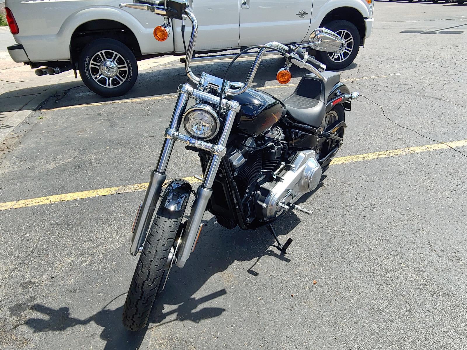 2024 HARLEY-DAVIDSON SOFTAIL Base in Black — front three-quarter view